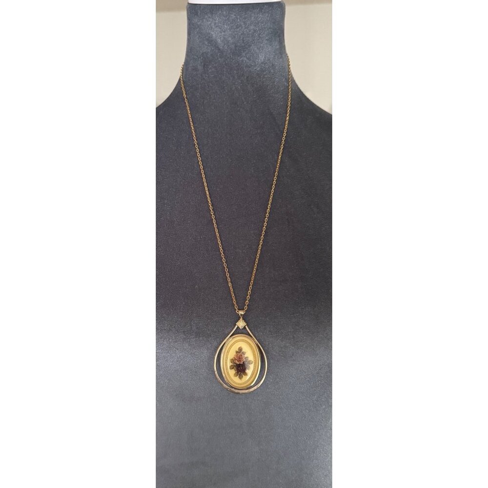Vintage Gold-Tone Necklace With Rose Pendant & Chain